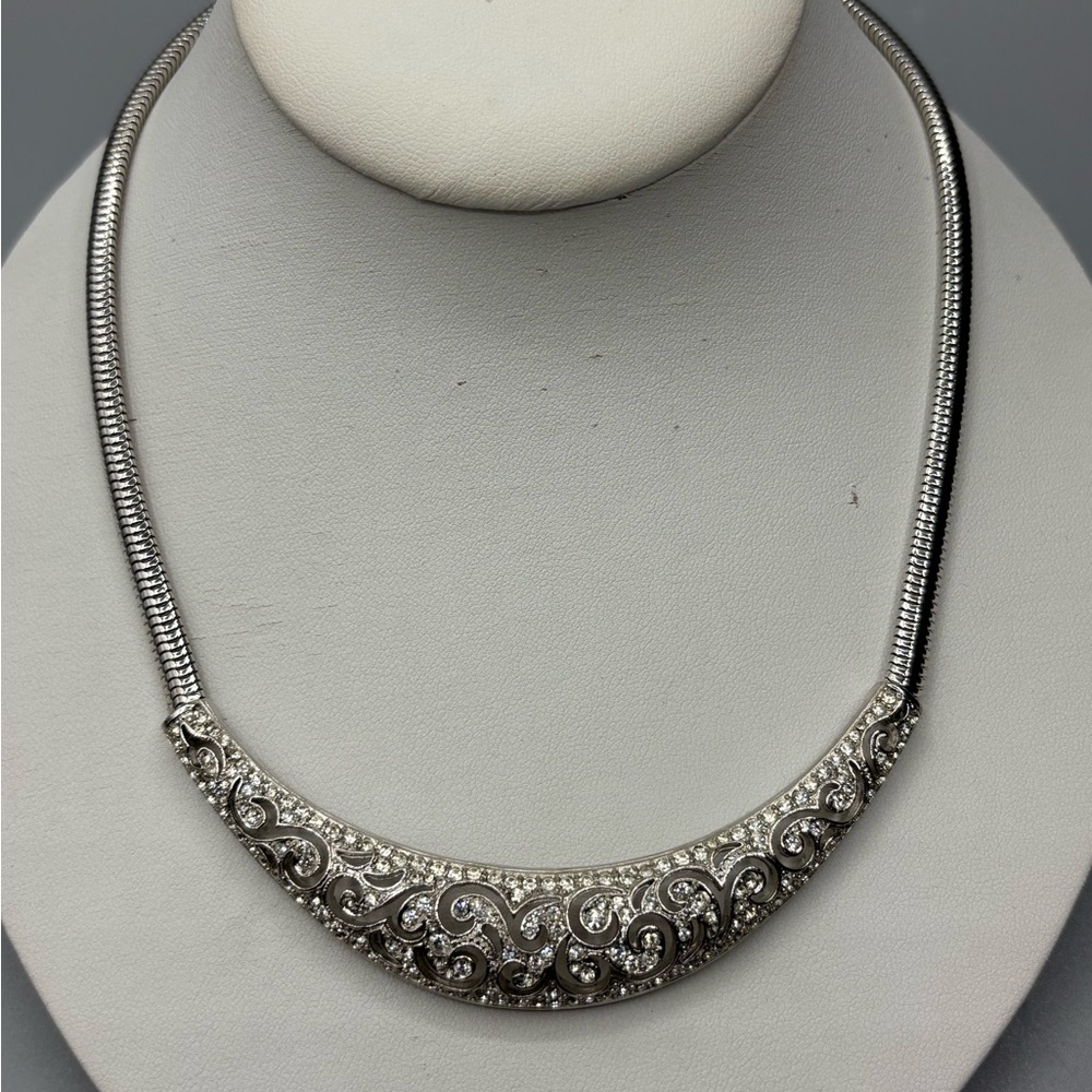 Elegant Oscar de la Renta Silver & Rhinestone Necklace Intricate Design JP129